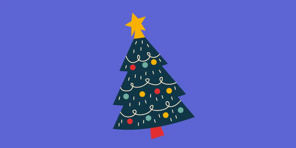 Sapin de Noël avec des guirlandes et une étoile au dessus.