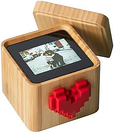 Lovebox connecté, idées cadeau couple 70 ans